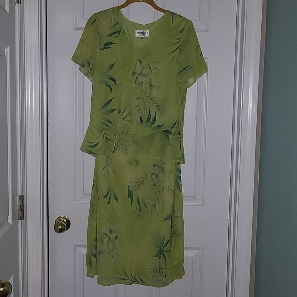 Studio I Petite 2 PC skirt set Sz 12P